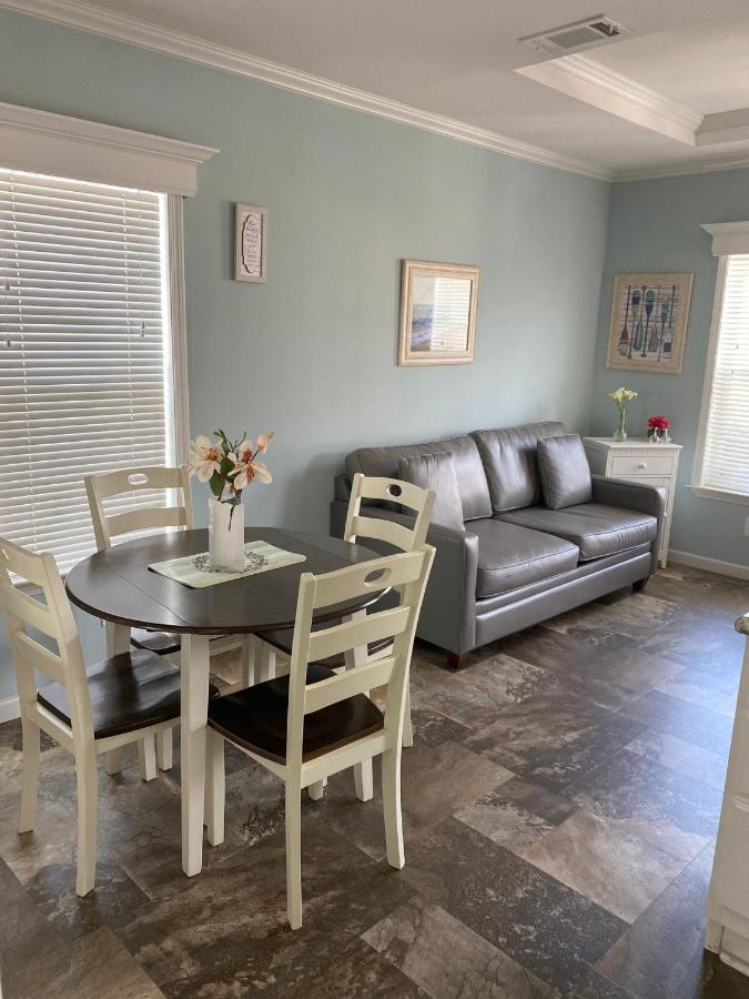 Cozy Tiny Home Near Disney World & Orlando Parks! Kissimmee Bagian luar foto