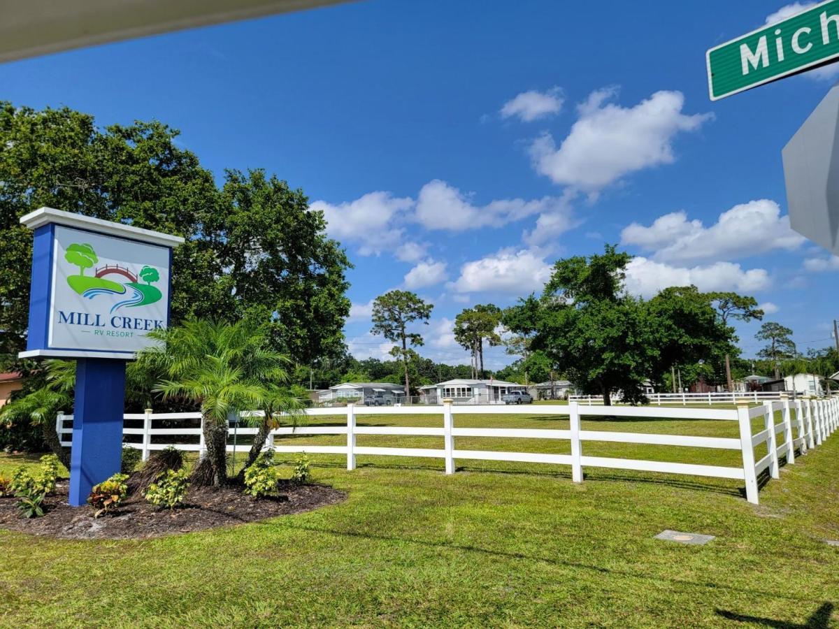Cozy Tiny Home Near Disney World & Orlando Parks! Kissimmee Bagian luar foto